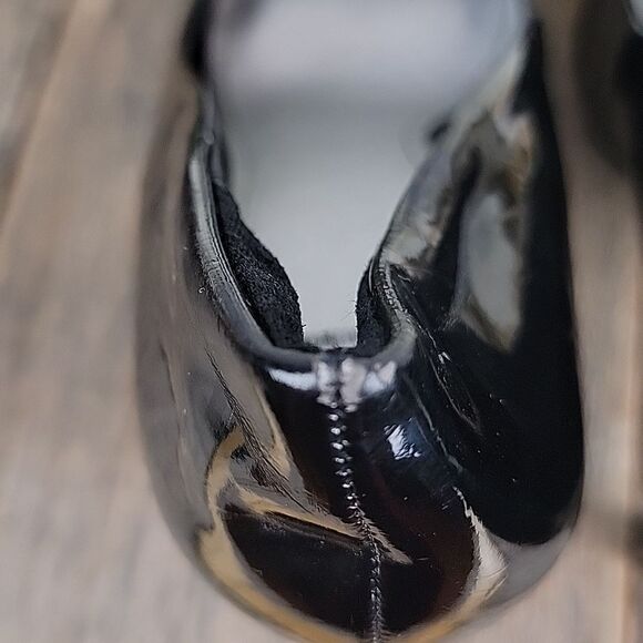 Fergaliscious by Fergie heeled pumps Size 9M - Picture 10 of 11